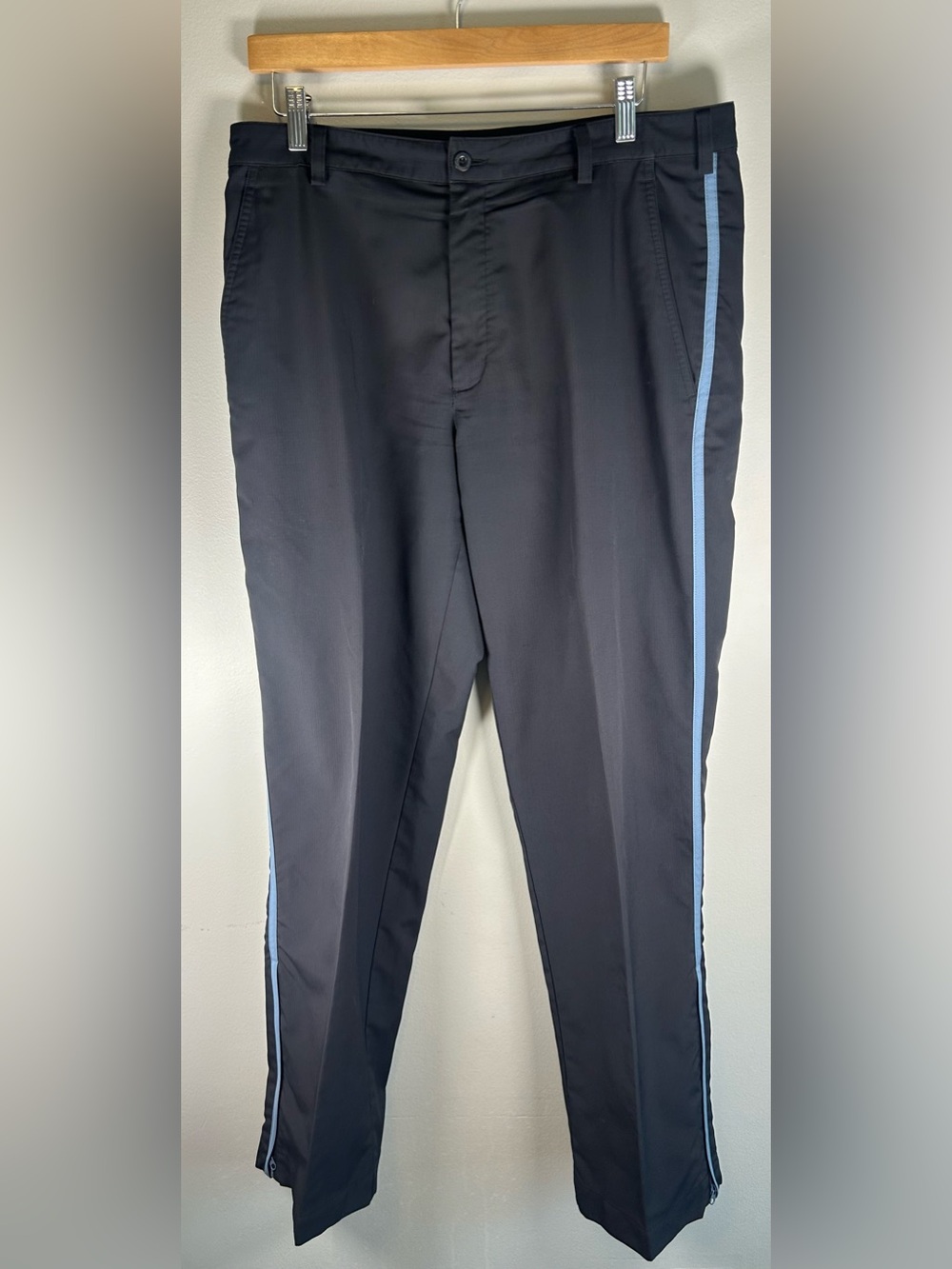 Nike Golf Men’s Pants 34x32 M Black Swoosh Nike Fit Dry Flat Front Blue Stripes
